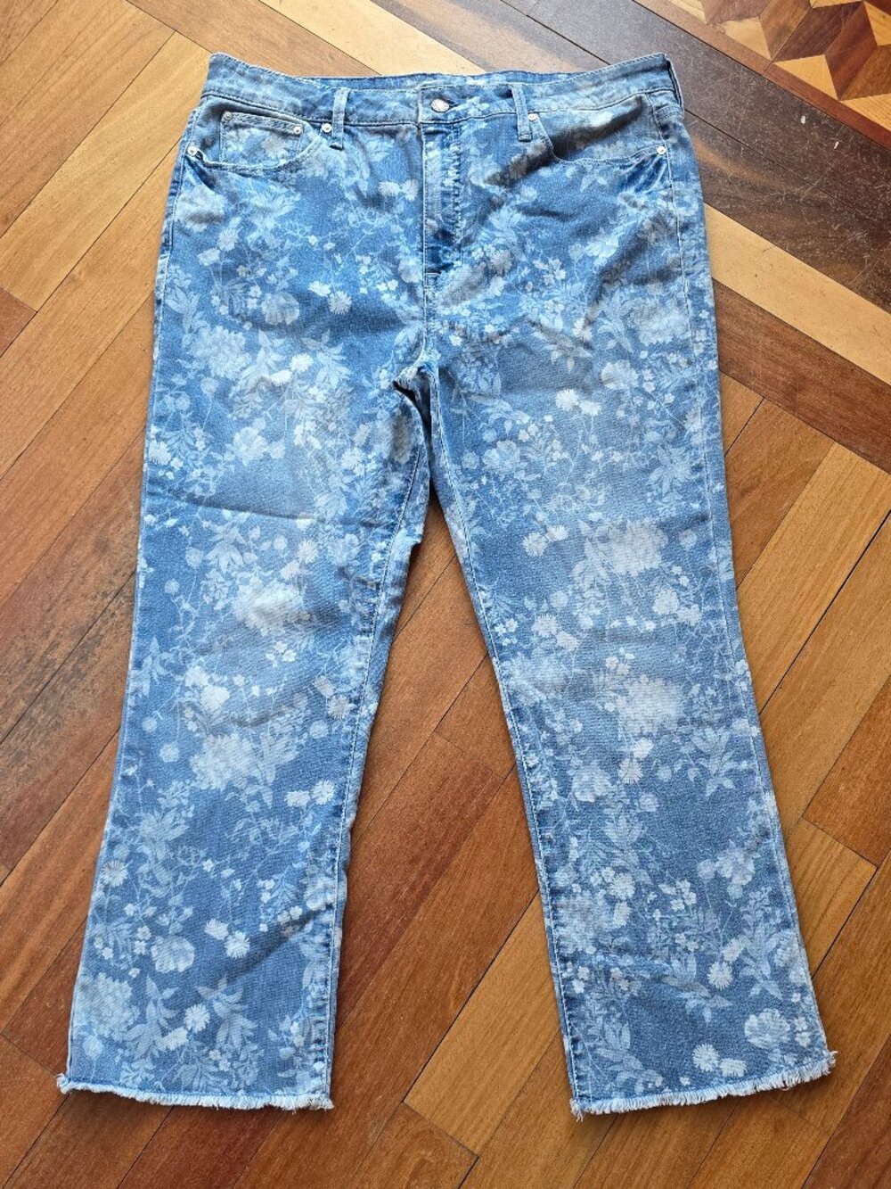 Seven7 High Rise Floral Kick Flare Bootcut Jeans Size 14 - Picture 2 of 16